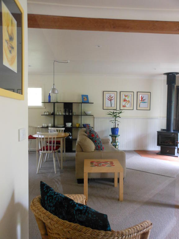 Merrimeet Cottages Bright Room photo